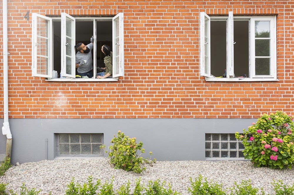 Single-Hung vs. Double-Hung Windows: Which Is Best for Your Home?
